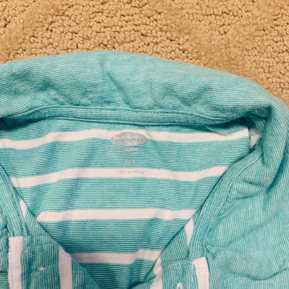 4/$20 Old Navy Boys Polo Collared Shirt - Picture 3 of 3